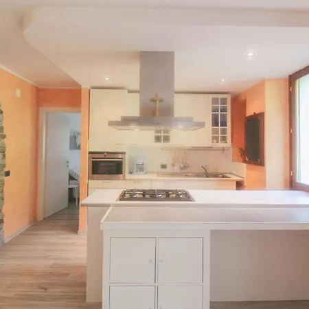 Holiday home Glicine *